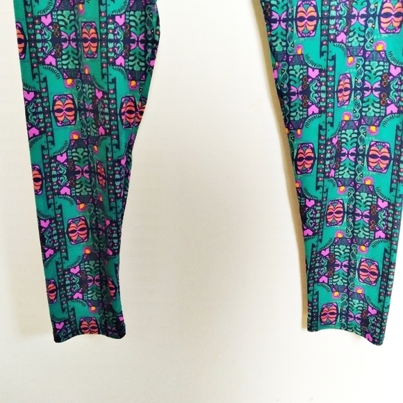 Lularoe Green Red and Pink Abstract Print Tall & Curvy Leggings - Picture 5 of 8